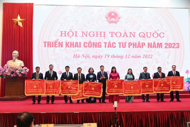 Bộ, ngành Tư pháp nêu cao tinh thần “lấy thi đua làm động lực, lấy khen thưởng làm động viên”